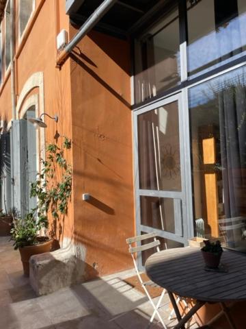 Un Oasis Au Coeur De La Vieille Ville, Classe 4 Etoiles Montpellier Exterior foto